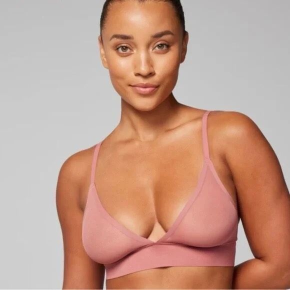 ✨SOMA Mesh Triangle Sz Medium Bra Bralette With Get-A-Grip Straps in Clay Rose✨ - Picture 1 of 6